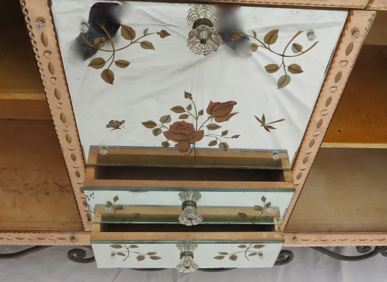 1950/70′ Paire De Buffets Miroir Avec Décor Fleurs Églomisées