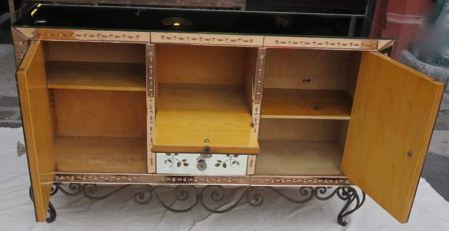 1950/70′ Paire De Buffets Miroir Avec Décor Fleurs Églomisées