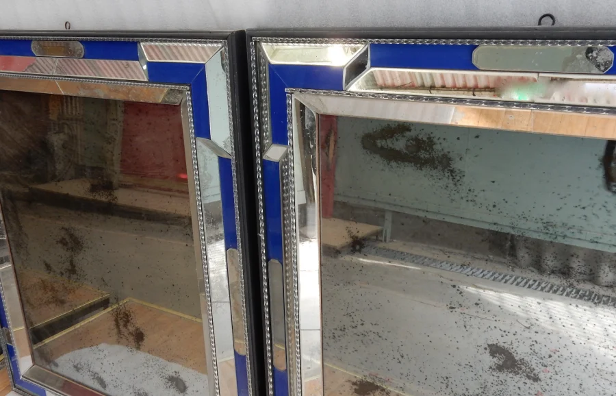 1970/80 Paire De Miroirs Venise Style Louis 14 Avec Ornements En Verre Bleu
