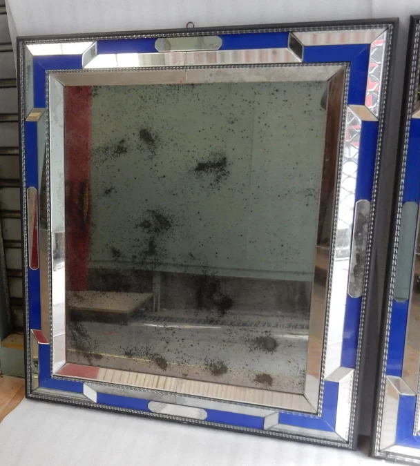 1970/80 Paire De Miroirs Venise Style Louis 14 Avec Ornements En Verre Bleu