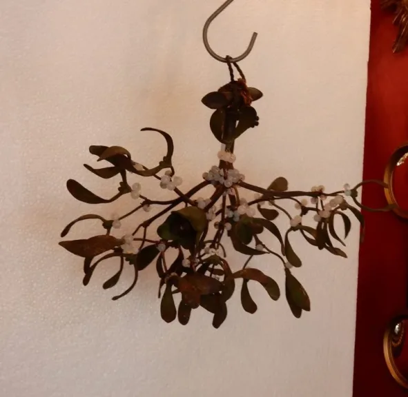 1900' Lustre Boule de Gui en Bronze Art Nouveau a 2 Lampes Diametre 34 cm