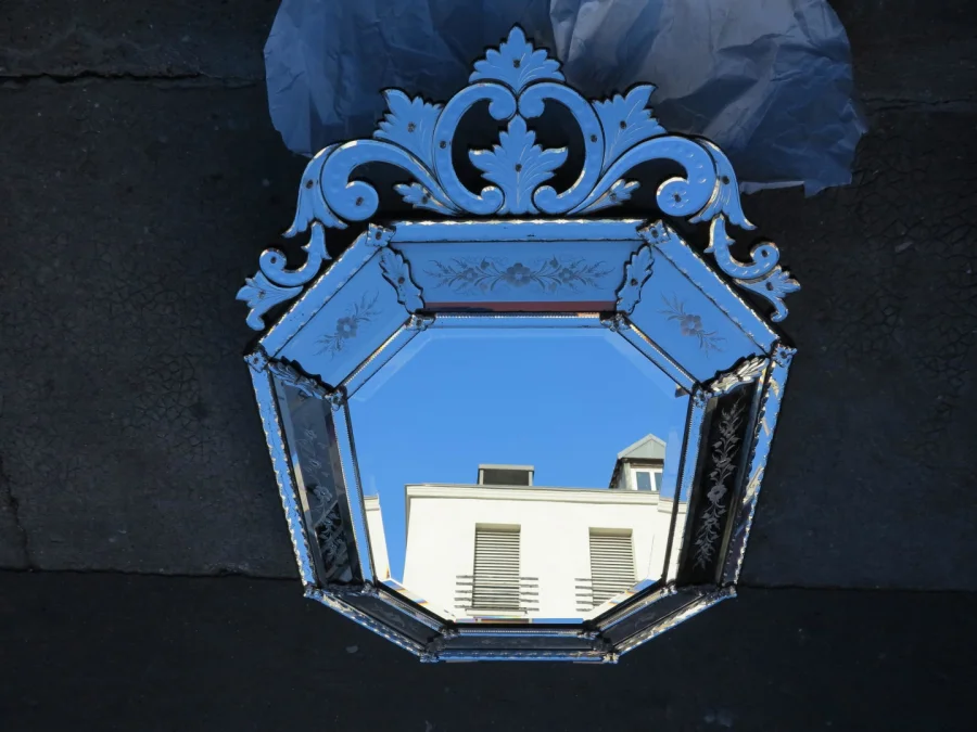 Venice Octagonal Fronton Mirror with Engraved Flowers