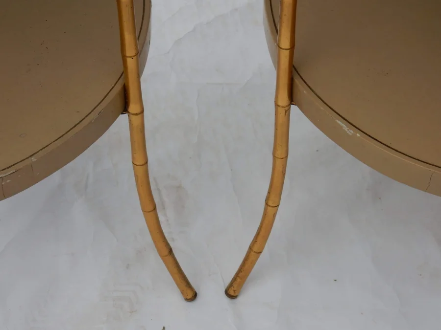 1970/80′ Paire de Guéridons Tripodes Décor Bambou, Plateaux Laqués Style Maison Jansen