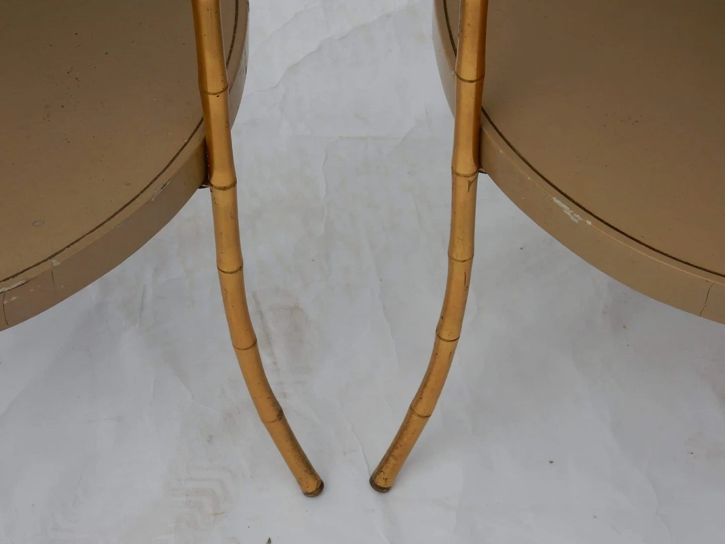 1970/80′ Paire de Guéridons Tripodes Décor Bambou, Plateaux Laqués Style Maison Jansen