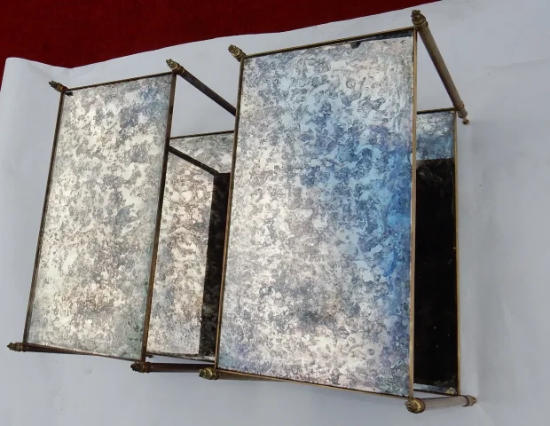 1950/70′ Paire De Bouts De Canapé Maison Baguès Laiton et Bronze Plateaux Miroirs Flammes Olympiques