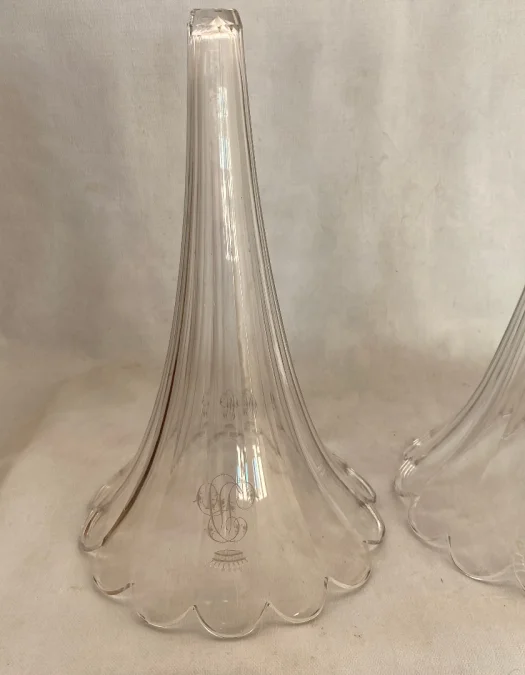 1870′ Paire de Cornets Baccarat Ou Similaires Monture Bronze ,Monogramme a la Couronne