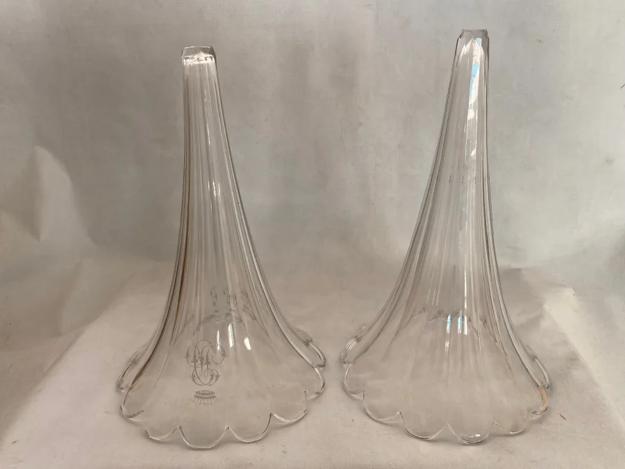 1870′ Paire de Cornets Baccarat Ou Similaires Monture Bronze ,Monogramme a la Couronne