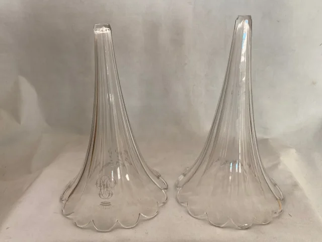 1870′ Paire de Cornets Baccarat Ou Similaires Monture Bronze ,Monogramme a la Couronne