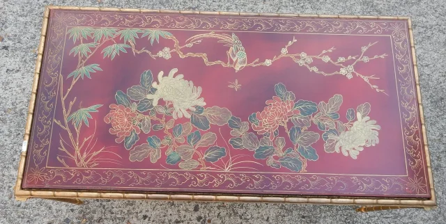 1950/70′ Décor Table Basse Bronze almier, Plateau Laque de Chine Rouge Style Maison Baguès