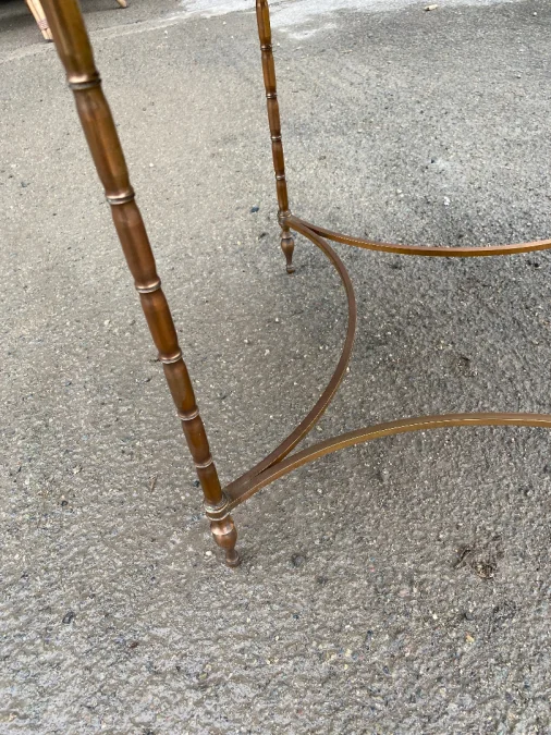 1950/70′ Round Bronze Coffee Table Palm Tree Decor, Red Chinese Lacquer Top Maison Baguès Style