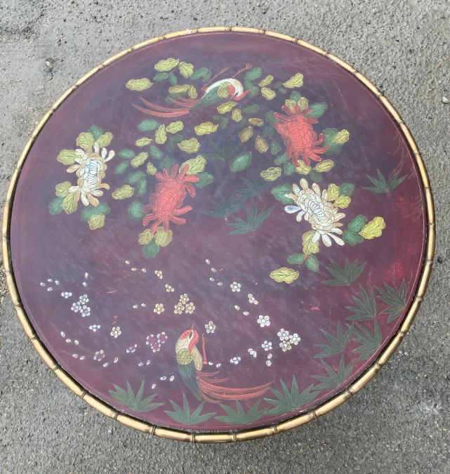 1950/70′ Round Bronze Coffee Table Palm Tree Decor, Red Chinese Lacquer Top Maison Baguès Style