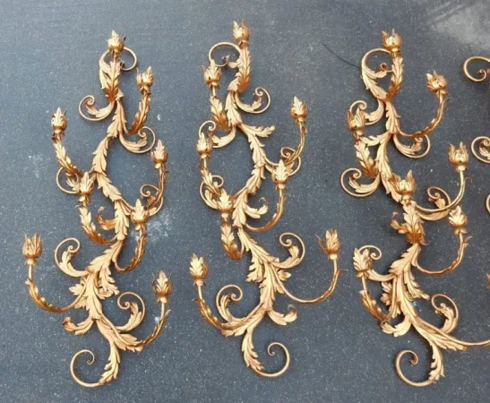 1970′ 2 Paires d’Appliques Fer Doré Fleurs et Feuillage à 8 Ampoules