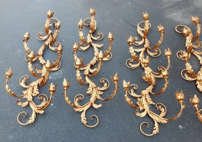 1970′ 2 Paires d’Appliques Fer Doré Fleurs et Feuillage à 8 Ampoules