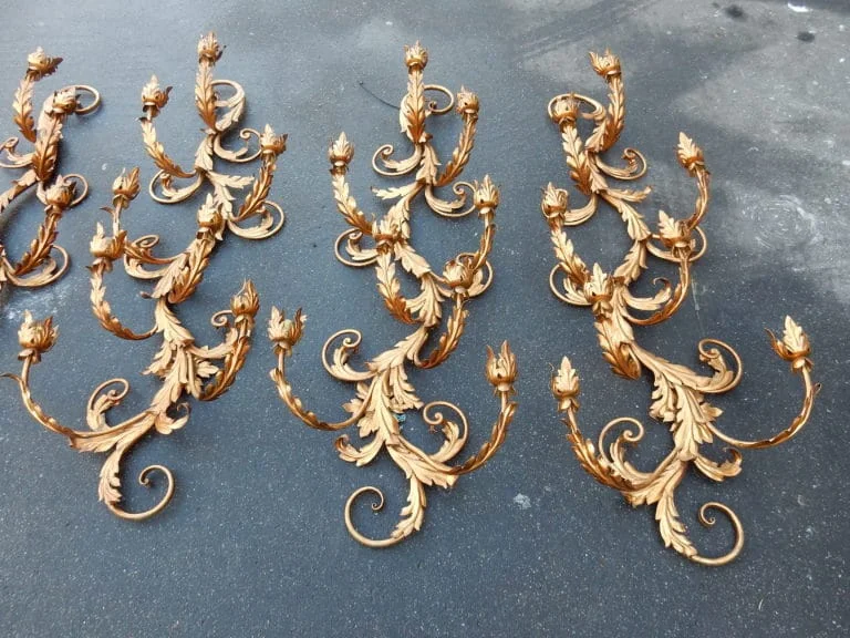 1970′ 2 Paires d’Appliques Fer Doré Fleurs et Feuillage à 8 Ampoules