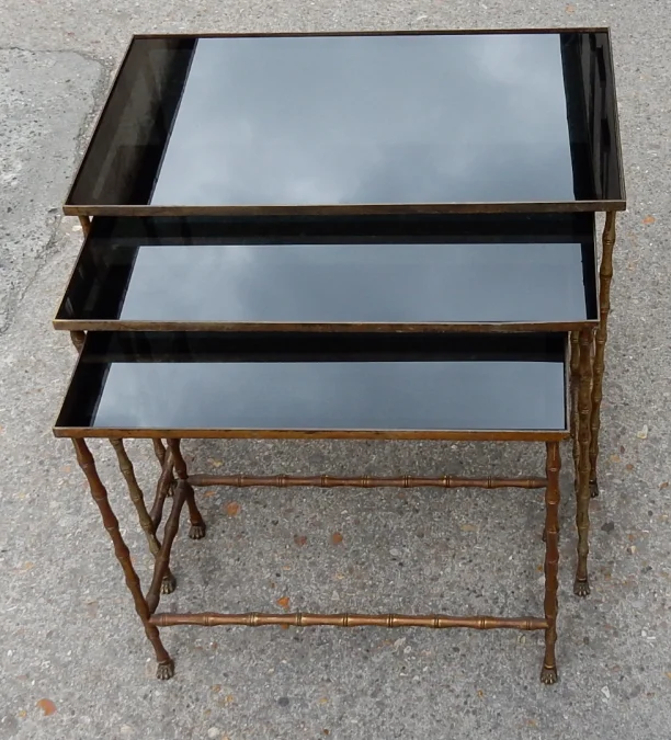 1950/70′ Série de 3 Tables Gigognes Modèle Bambou avec Pieds Griffes Maison Baguès