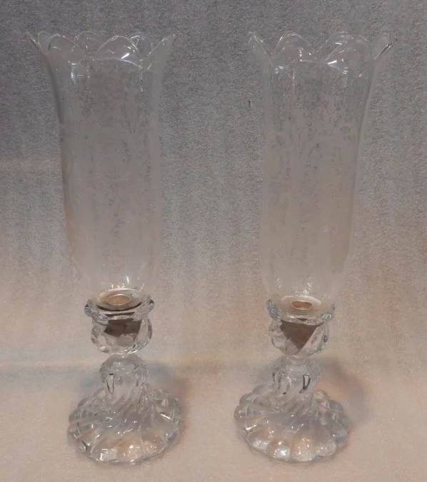 1950/70 Paire de Bougeoirs En Cristal Photophores Baccarat Modèle Tors Signés