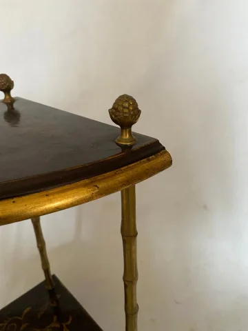 Encoignure Style Maison Baguès Décor Bambou en Bronze Doré Avec Plateaux Laque de Chine