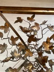 1970′ Guéridon En Fer Patiné Decor Végétal Aux Oiseaux