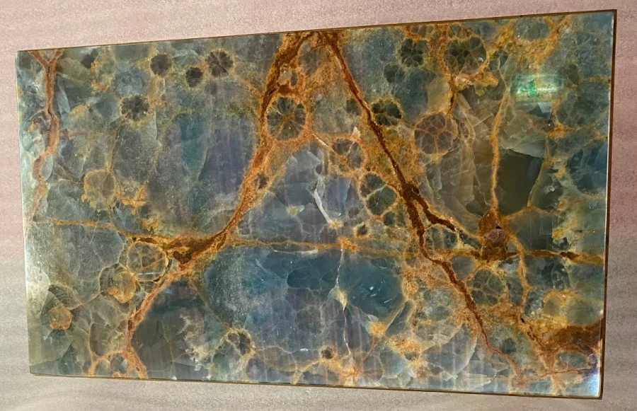 1950/70′ Bout de Canapé Bronze, Plateau Marbre Ou Onyx Bleu Et Rouille Maison Charles Signé Avec Entretoise