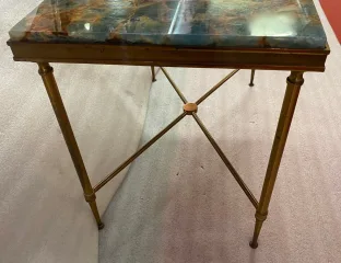 1950/70′ Bout de Canapé Bronze, Plateau Marbre Ou Onyx Bleu Et Rouille Maison Charles Signé Avec Entretoise