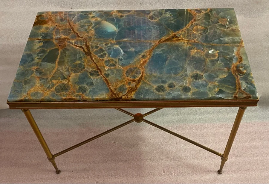 1950/70′ Bout de Canapé Bronze, Plateau Marbre Ou Onyx Bleu Et Rouille Maison Charles Signé Avec Entretoise