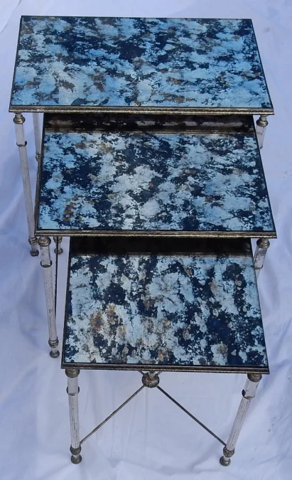 1970′ Series of 3 Maison Baguès Nesting Tables in Silver Metal, 3 Aged Oxidized Mirror Tops and Fluted Uprights