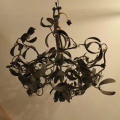 1900′ Lustre Boule de Gui en Bronze Art Nouveau à 4 Lampes