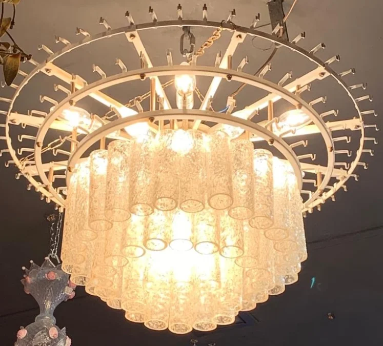 1960/70′ Paire de Lustres Venini Murano Doria Diamètre 74 cm 6 Niveaux 194 Cristaux