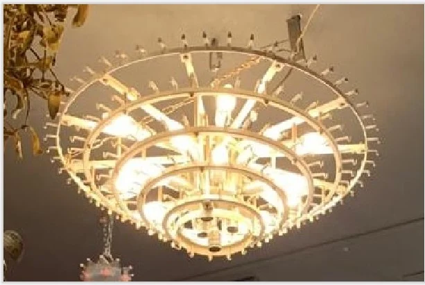 1960/70′ Paire de Lustres Venini Murano Doria Diamètre 74 cm 6 Niveaux 194 Cristaux