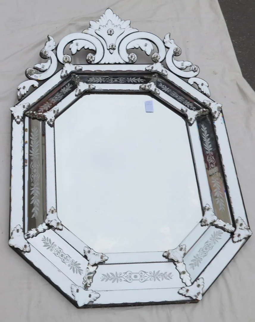 Venice Octagonal Mirror with Tain Mercure Pediment with Engraved Flowers