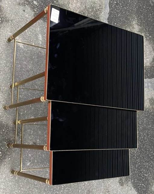 1970′ Tables Gigognes Maison Baguès, 3 Plateaux Miroir Noir et Montants Cannelés
