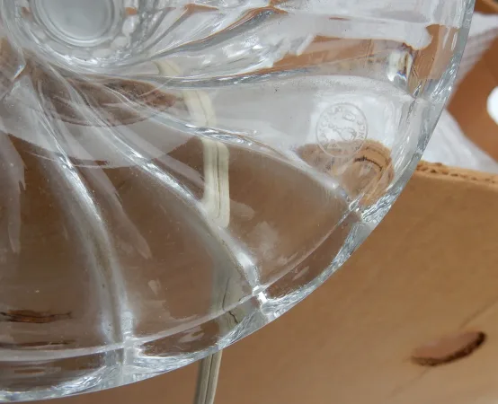 1950′ Paire de Chandeliers Électrifiés Baccarat Modèle Tors, Signée Cachet Baccarat