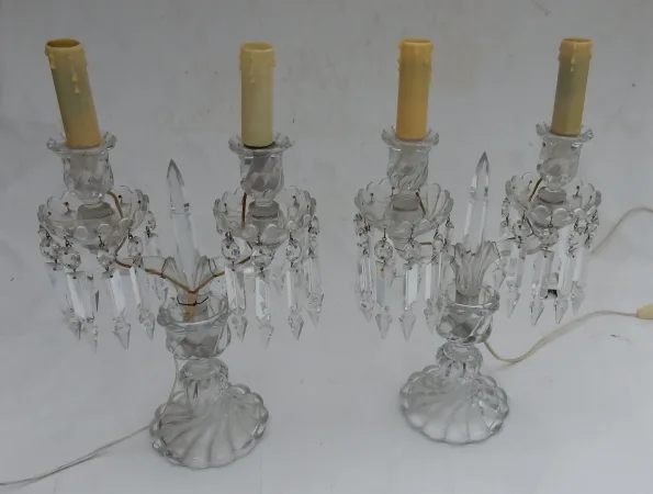 1950′ Paire de Chandeliers Électrifiés Baccarat Modèle Tors, Signée Cachet Baccarat