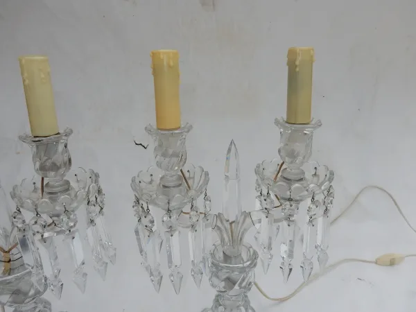 1950′ Paire de Chandeliers Électrifiés Baccarat Modèle Tors, Signée Cachet Baccarat
