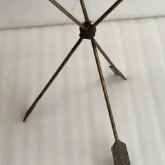 1950/70 ′ Guéridon Fer Forgé Vintage Decor En Forme De Fléches Style Jacques Adnet