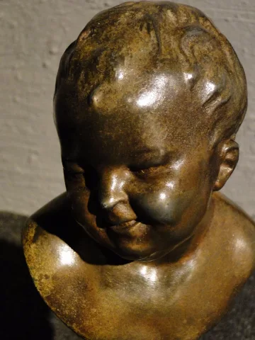 Statue auf Kinder