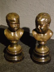 Statue d’enfants
