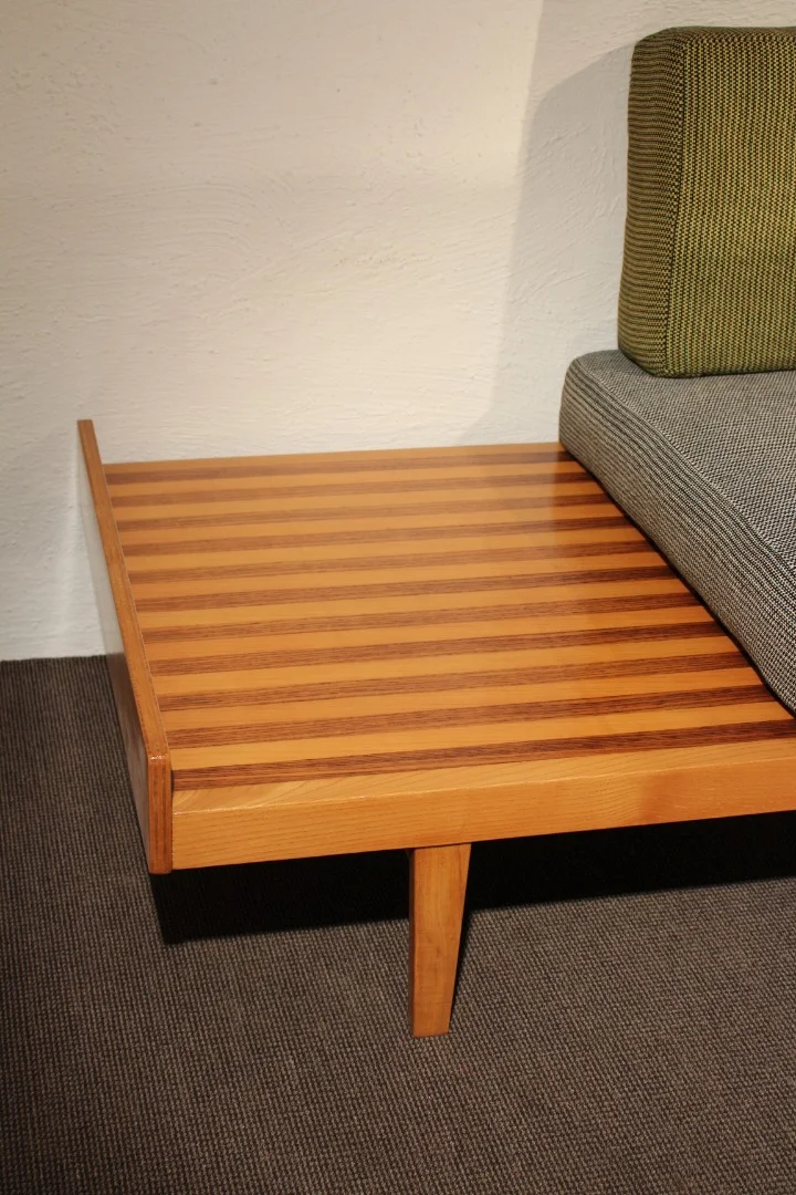 VINTAGE BED SETTEE