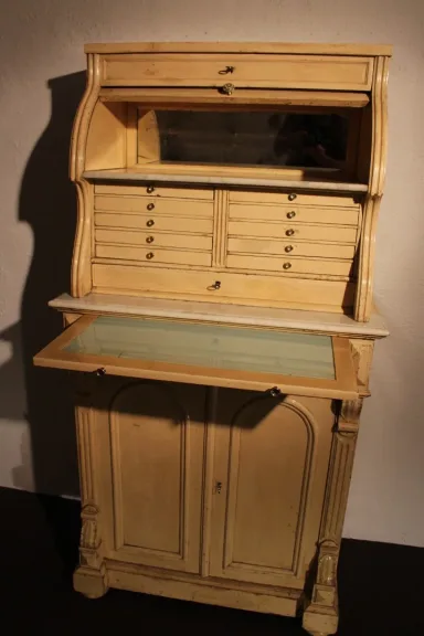 Meuble de Dentiste