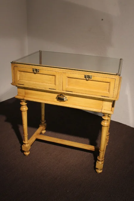 Meuble de bijoutier