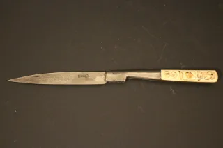 KNIFE