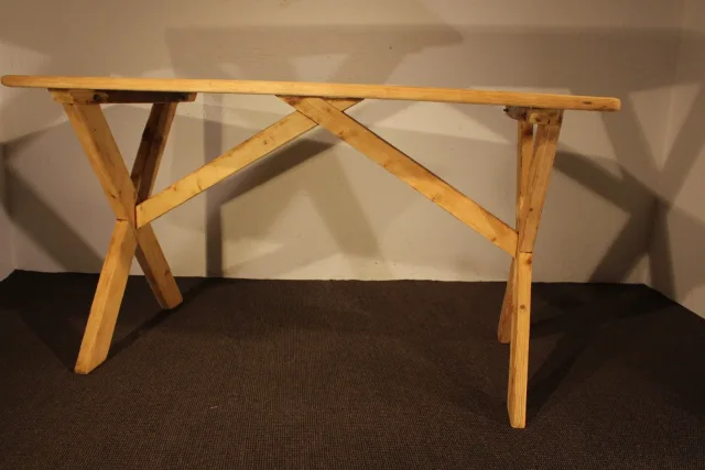 Table en sapin naturel