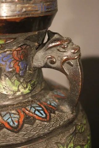 PAIR OF CHINESE VASES