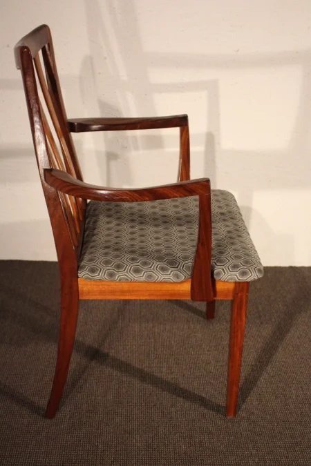 VINTAGE STÜHLE UND ARMCHAIRS