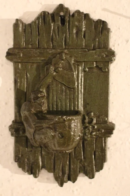 MATCH HOLDER