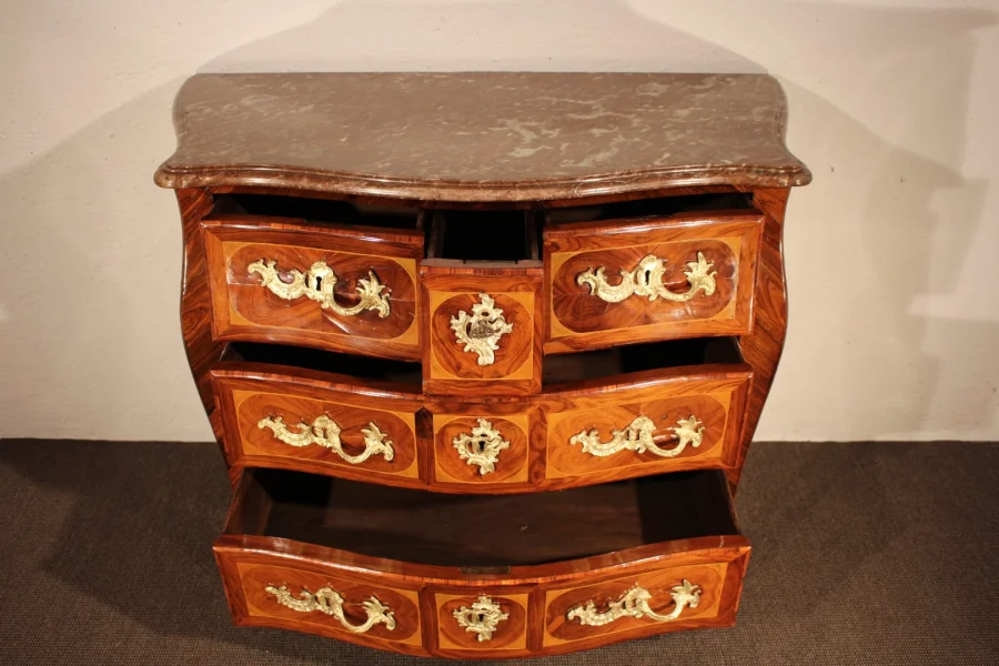 Commode 18 eme siècle d’A.P Jacot