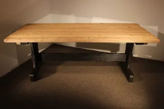 Table Type Monastère