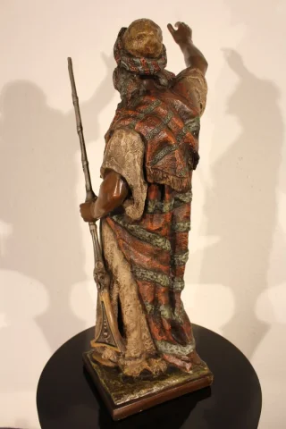 Statue orientaliste