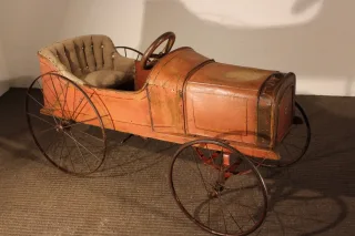 Voiture à pédales