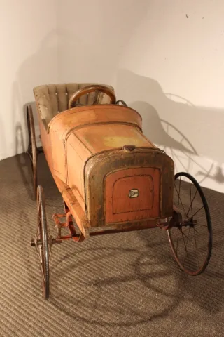ペダルカー